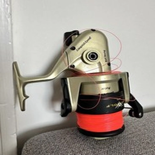 Longcast Fishing Reel With Line