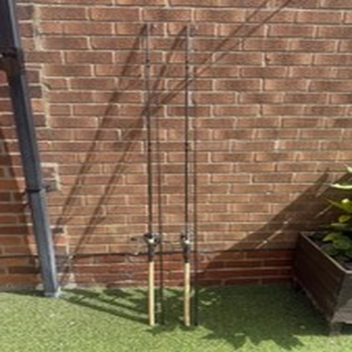 2X SHIMANO GTE 8000B REELS AND 2X ADVANTA CORK HANDLE BARBEL RODS PLUS EXTRAS