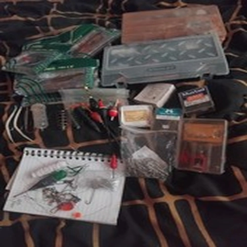 FISHING BUNDLE JOBLOT, REELS, FLOATS, LURES PLUS MUCH MORE