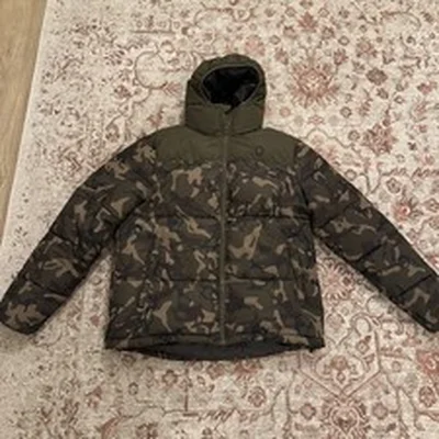 FOX CAMO PADDED JACKET SIZE XL CARP FISHING TACKLE STUNNING