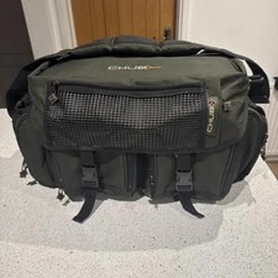 CHUB FISHING HOLD-ALL CARP FEEDER FRESHWATER  FISHING TACKLE EXCELLENT