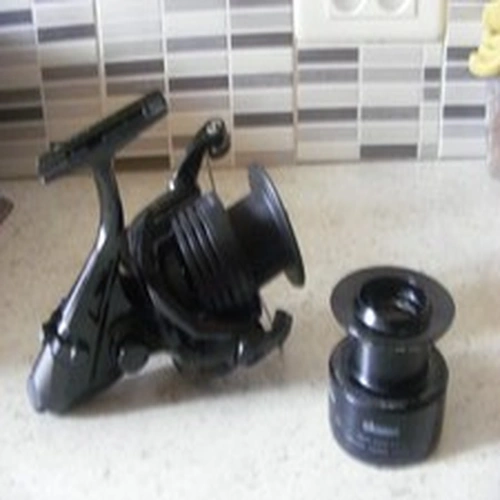 Okuma Dyna Drag XP 7000 DAXP Bait runner Feeder Reel with spare spool Carp River