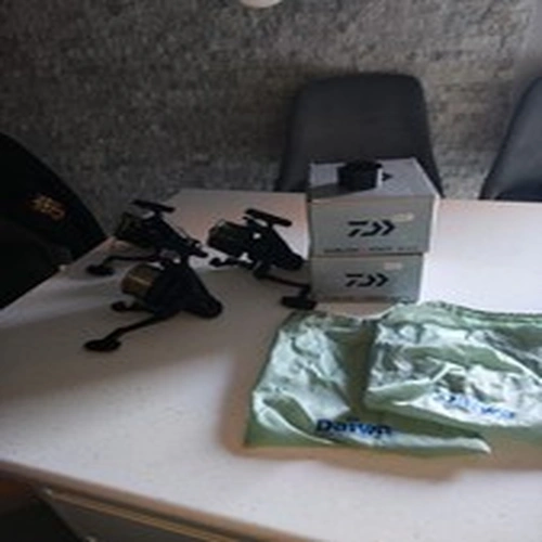 Daiwa Emblem X 5000T Black Edition Fishing reel (three reels)