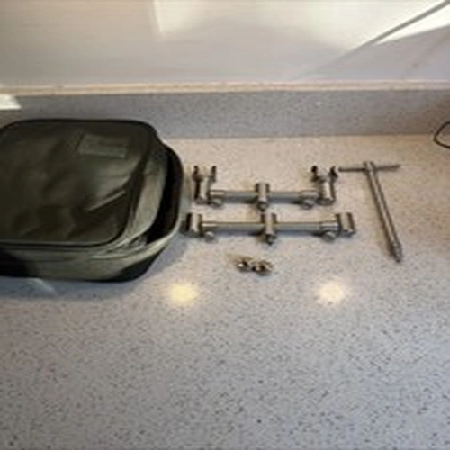 3 ROD CHUNKY STAINLESS BUZZ BARS SOLAR P1 RESTS NASH BAG CARP FISHING SETUP 🐠
