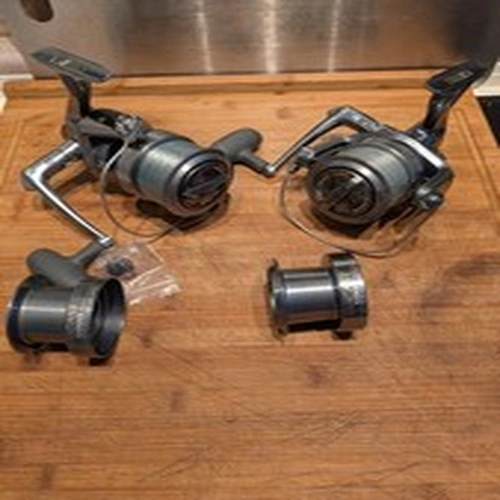 Pair of Daiwa EMCAST 5000 Fishing Reels