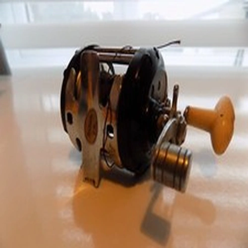 True Temper 981E  Vintage Fishing Reel made in USA