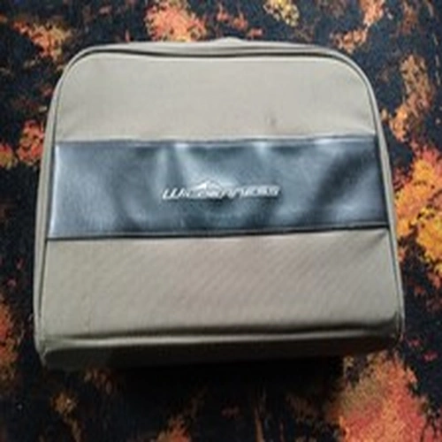 DAIWA WILDERNESS FLY REEL STORAGE CASE FOR 10 REELS AND LINE. NO STRAP USED CON.