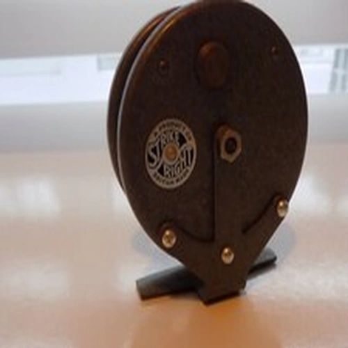 Vintage Strike Right Fishing Reel  3  inch Diameter British Made