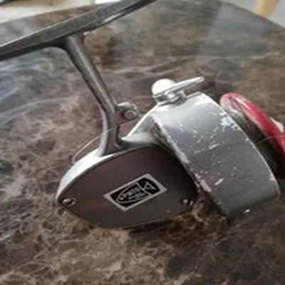 Vintage Pinto Model 2100 spinning fishing reel, for spares or repair