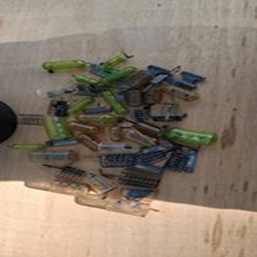 Closed and open ended feeders