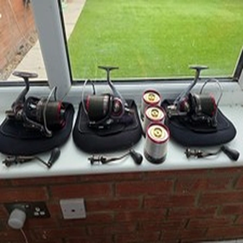 Daiwa Tournament Basiair Z45 QD MAG Sealed reels with Spare spools