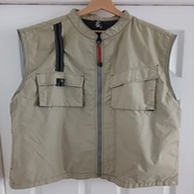 FISHING GILET - LARGE - 2 BREAST POCKETS 2 SIDE POCKETS AND 1 BACK POCKET