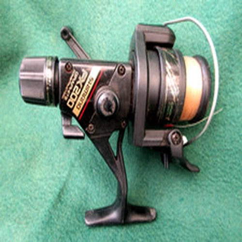 SHIMANO FX 200 FRESHWATER FIXED SPOOL GRAPHITE REEL IN FINE CONDITION.