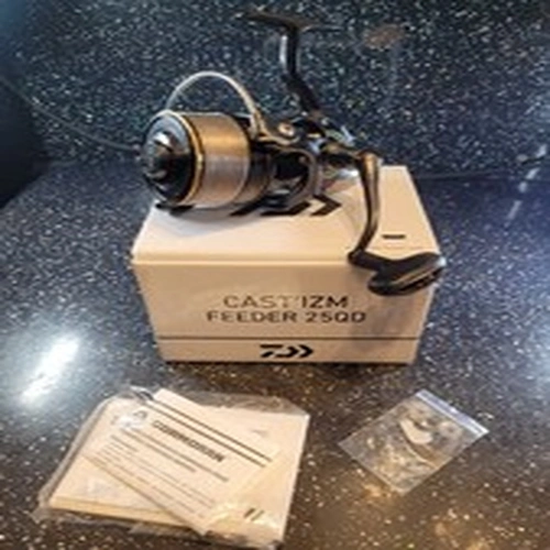 DAIWA CAST`IZM QD25 REEL (2 OF 3)
