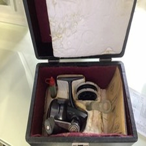 Vintage ABU 506 Sweden Closed Face Fishing Reel.     ( nice condition)