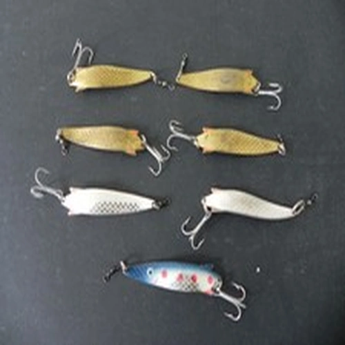7 VINTAGE  ABU TOBY FISHING LURES, 20 GMS Gold and Silver SWEDEN used condition
