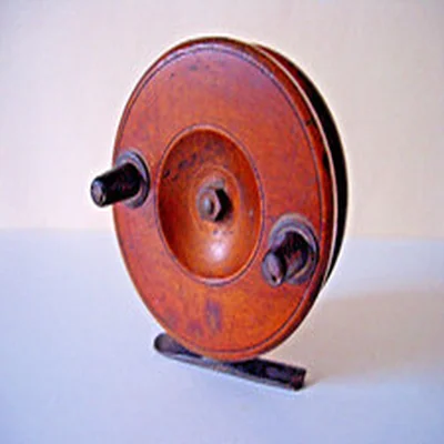 VINTAGE , 3 1/2" DIAMETER , WOODEN & BRASS CENTRE PIN , FRESHWATER FISHING REEL