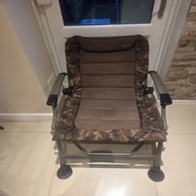 Fox R2 Camo Reclining Fishing Chair with Fox Camo Storage Bag Carp Fishing