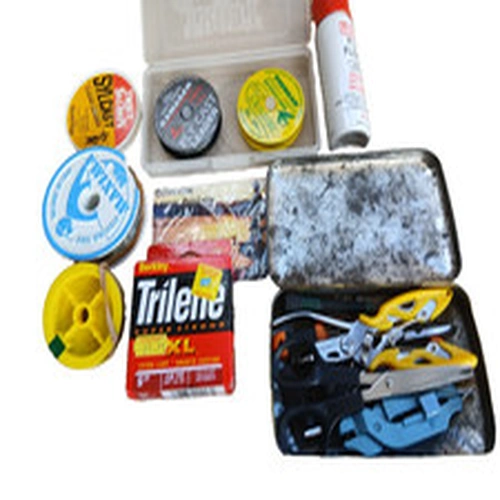 SELECTION OF FISHING TERMINAL TACKLEAND TOOLS (14T)