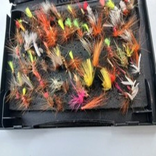 GOOD SELECTION  OF FISHING FLIES (20E)