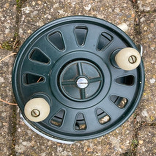 PARAMOUNT Vintage Fishing Reel. Made in England