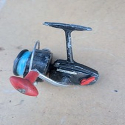 Vintage New Deluxe Fishing Reel
