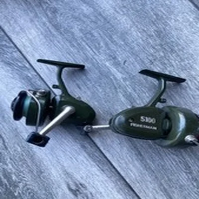 Rare pair of Fisherman 5100 Vintage fishing reels in good condition 