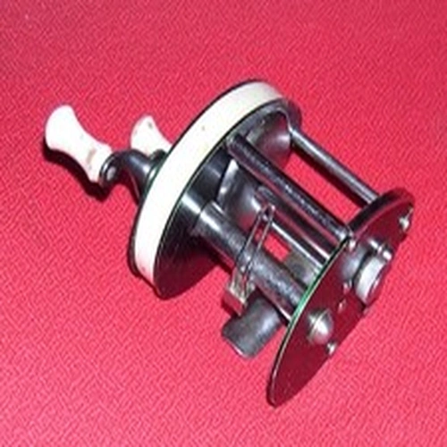 VINTAGE  FISHIING REEL SMALL LEVEL WIND FOREIGN MULTIPLIER REEL
