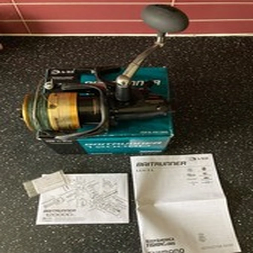 Shimano Baitrunner 12000D. good condition in original box
