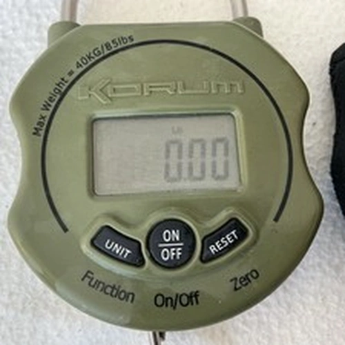 Korum Scales with Neoprene Cover