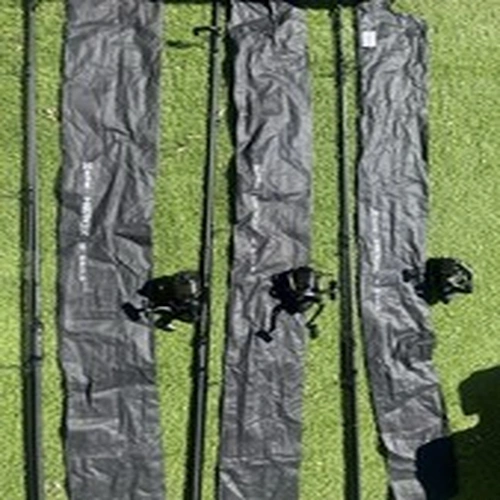 3x Sonik HeroX 12ft 3.5lb test curb rods and 3x NGT XT 8000 reels