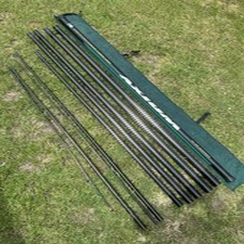 Preston Axium 11m Pole. With 2 Top Kits