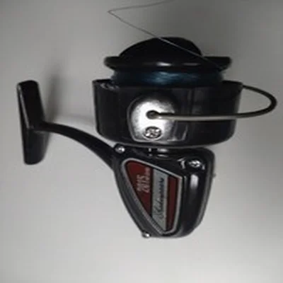 Vintage Shakespeare 2015 CG Fishing Reel in Fair condition and working order.