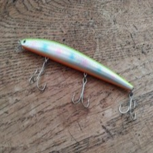 Diawa SALTIGA MINNOW (same as Shore Line Shiner) F 140 bass lure, Laser Rainbow