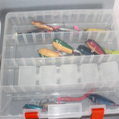 VINTAGE PIKE PREDATOR LURES / SPINNERS ASSORTED & LARGE BAHCO LURE TACKLE BOX