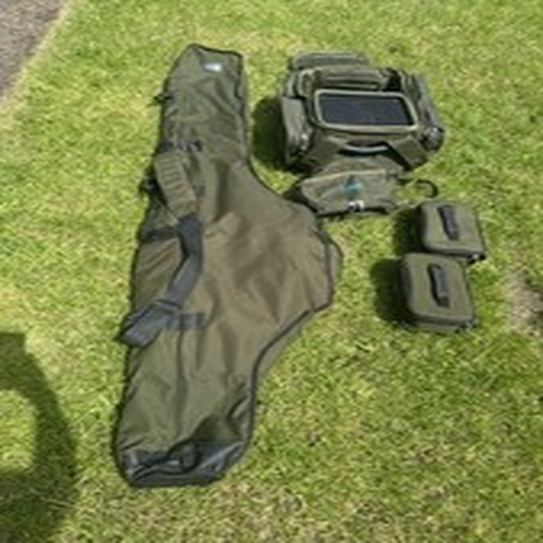 Aqua Roving Rucksack Black Series Luggage 5 Rod Holdall