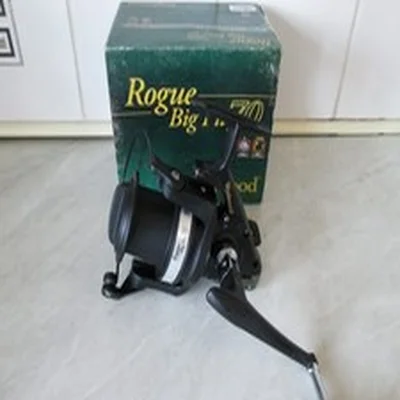 WYCHWOOD ROGUE BIG PIT 70 FRONT DRAG REEL IN BOX IN GREAT CONDITION.