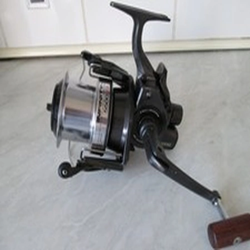 DAIWA INFINITY-X 5000BR FRONT DRAG PIT REEL  IN GOOD USED CONDITION.