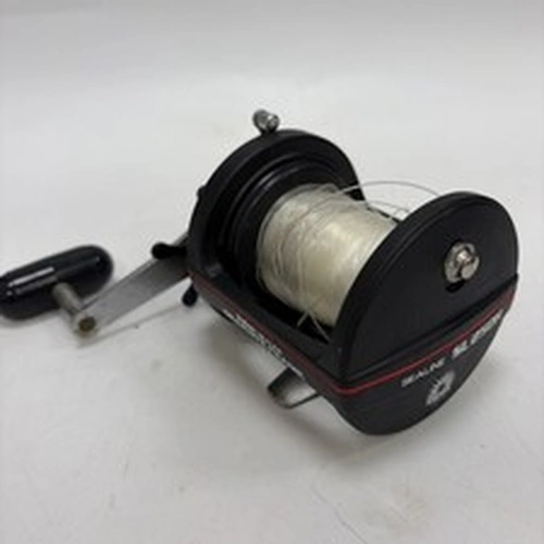 Daiwa Sealine SL250H graphite frame conventional fishing reel. Used