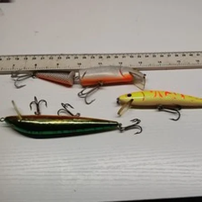 3×VINTAGE,LUHR-JENSEN-SEA BEE,CORDELL & THE PRODUCERS MINNOW--PIKE FISHING LURES