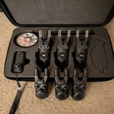 Sonik Gizmo Bite Alarms + Receiver + Bivvy Light 