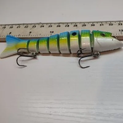 TOP QUALITY,OLD SCHOOL,LUCKY BUG-ZOMBIE MAXX- BASS,PIKE FISHING LURE.