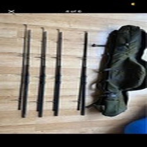 Sonik Extractor 9ft retractable 3lb x3 plus 4.5lb spod rod with rod bag.