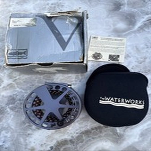 Lamson Vanquish V12 LT Salmon & Saltwater Fly Reel, Original Box & Neoprene Case