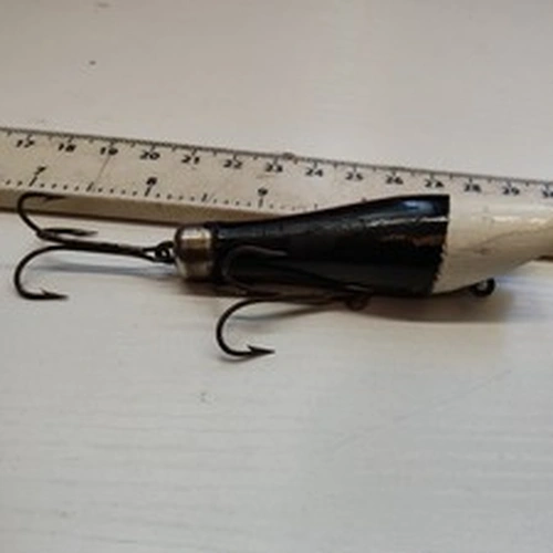 RARE ,VINTAGE,WOODEN, AMERICAN MADE TOP WATER  FISHING LURE