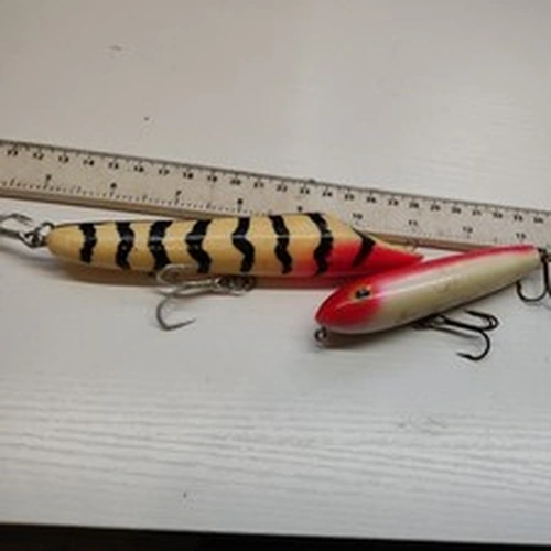 2×TOP QUALITY, VINTAGE,TOP WATER- SEA, BASS FISHING LURES