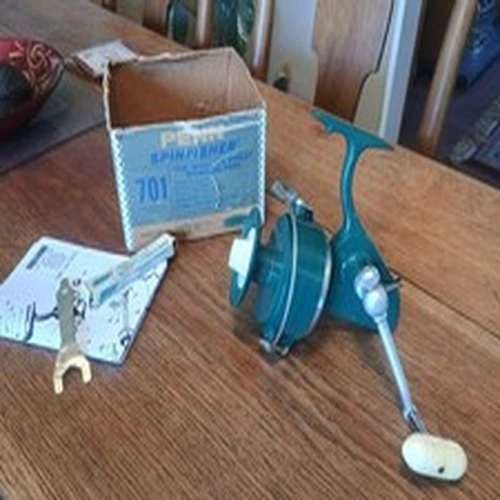 VINTAGE PENN SPINFISHER 700 GREENIE SPINNING REEL