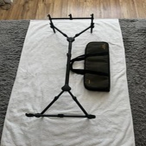Fox Quattro 3-Rod Extendable Rod Pod and Case  Carp Fishing Tackle 