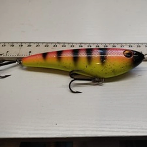 TOP QUALITY,OLD SCHOOL,SAVAGE GEAR-FREESTYLER 130- JERKBAIT- PIKE FISHING LURE.