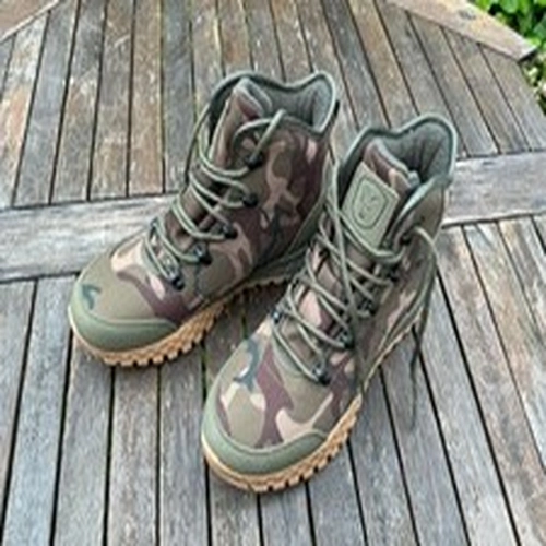 Fox Camo water proof Boots ( Unused) Size 8 - Excellent Condition Never Worn